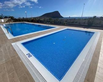 A beautiful apartment with a beach view - La Tejita - El Medano - El Médano - Pool