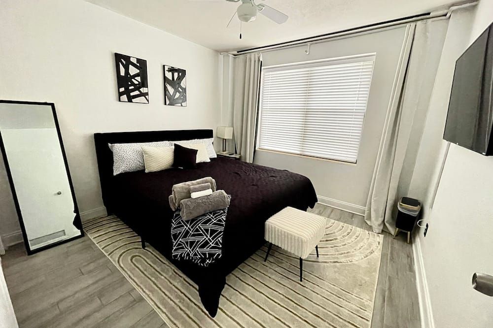 Luxury Skyrise Condo Downtown Jax - Jacksonville - Bedroom