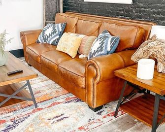 The Willow Loft 3 br loft with outdoor living - Maryville - Huiskamer