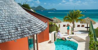 Sandals Grande St. Lucian Spa & Beach Resort - Gros Islet - Pool