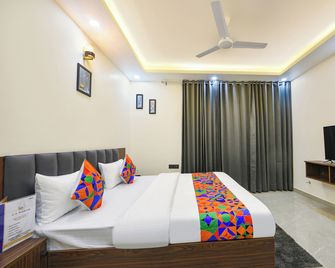 Fabhotel Rr Premium - Gurugram