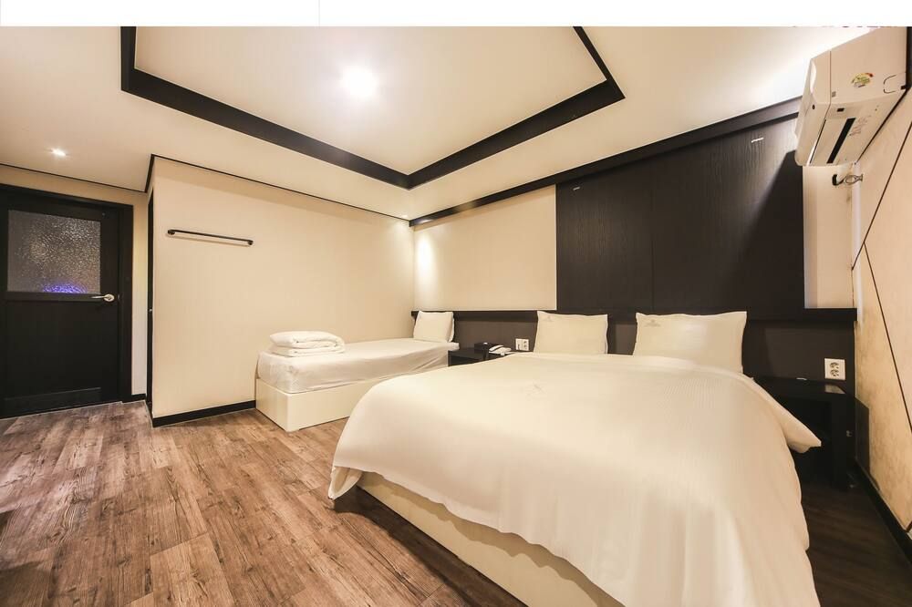 Elysee Hotel - פוסן - חדר שינה