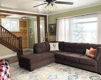 The Farmhouse at Elm Creek Farms - Orr - Living room