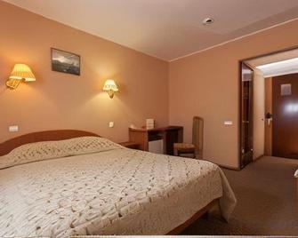 Amaks City-Hotel - Ufa - Makuuhuone