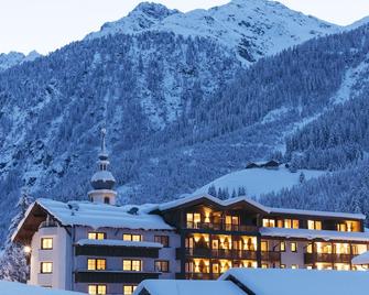 Hotel Kirchenwirt - Kaunertal - Building