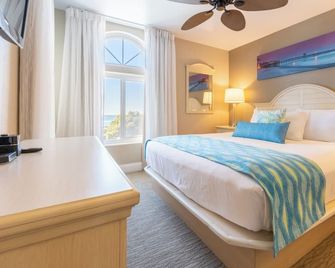 Comfortable Stay! Private Balcony, Free Parking Onsite! - Dana Point - Спальня