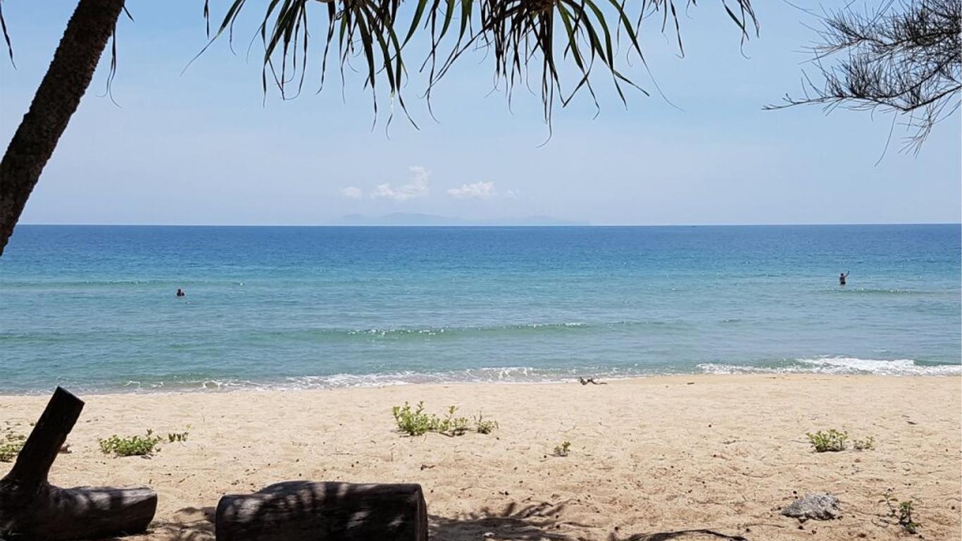 Pandan Laut Beach Resort