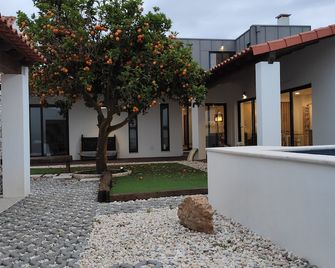 Laranjeira Das Loiras - Óbidos - Patio