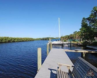 Pirates Pointe Resort - Ruskin - Vista del exterior