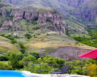 Vardzia Resort - Gogasheni