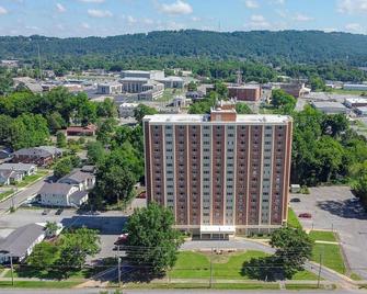 Newly Renovated 1 Bedroom Apartment near Downtown - Gadsden - Building