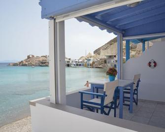 Erginas Boat House - Plaka - Innenhof
