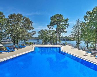 Mid-Century Modern Condo on Lake Hamilton! - Hot Springs - Pool