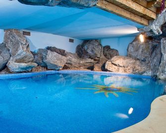 Hotel Savoy Palace - Tonelli Hotels - Riva del Garda - Pool