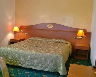 Hotel Green - Caldogno - Bedroom