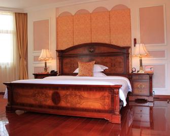 Madagascar Golden Peacock Hotel - Antananarivo - Bedroom
