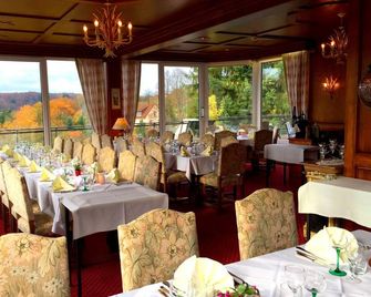 Hôtel Restaurant Aux Trois Roses - La Petite-Pierre