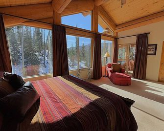 Lodge with Private Hot Tub, Pond, 2 Miles to Ski Resort - Durango - Bedroom