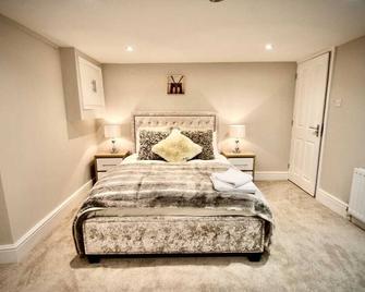 Mill House Townhouse - Newmarket - Bedroom