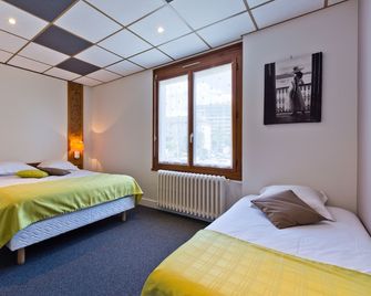 Hotel Restaurant Bellevue - Annecy - Bedroom