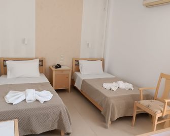 Serifos Beach Hotel - Livadi - Bedroom
