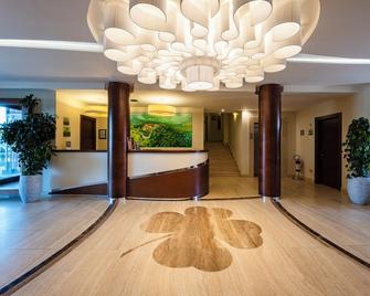 Hotel Il Gentiluomo - ארצו - דלפק קבלה