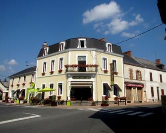 Logis Hotel De Paris - Jaligny-sur-Besbre - Edificio