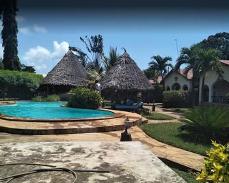 Inchi Raha Cottages - Ukunda - Pool
