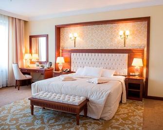 President Hotel - Minsk - Phòng ngủ