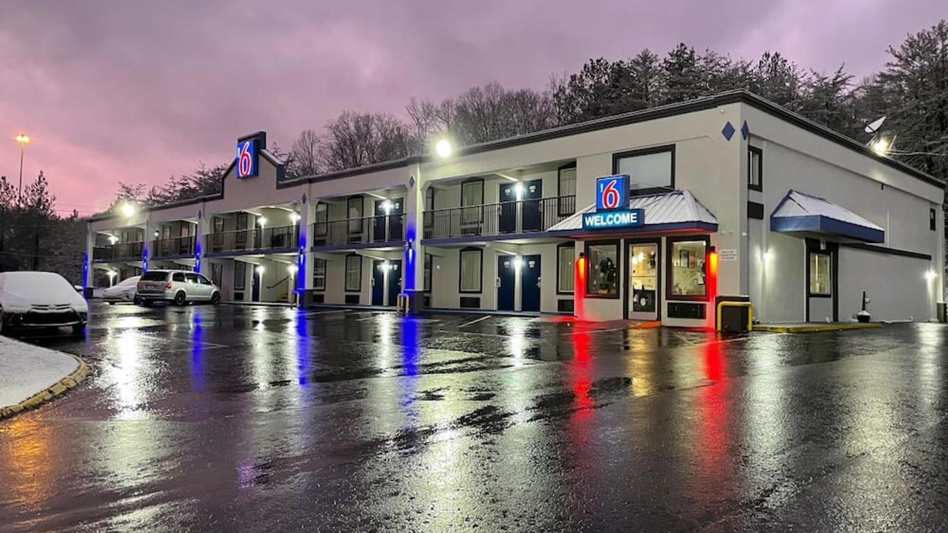 Motel 6 Kingston