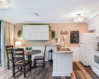 Villa 401 - Jekyll Island - Dining room