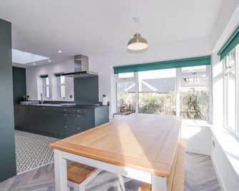 19 Reidhaven Street - Banff