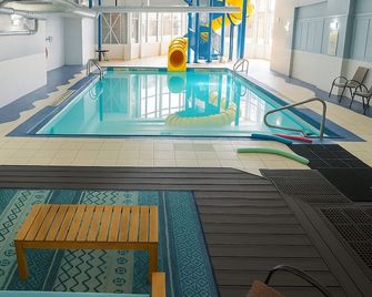 Holiday Inn Express & Suites Halifax - Bedford By IHG - Halifax - Svømmebasseng