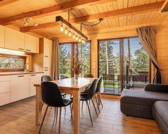 Forest Princess Chalet - Happy Rentals - Nova Vas - Comedor