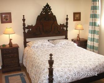 Casa Das Camélias Ibg Home - Ericeira - Bedroom