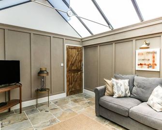 The Apple Loft at Jordan House - Weymouth - Living room