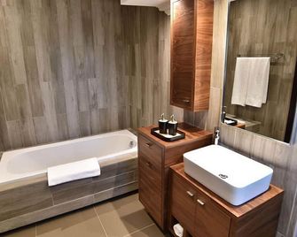 The Tredenham Boutique Hotel - Bloemfontein - Bathroom