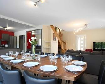 Gite De L'etang, 6 Bedrooms, Private Heated Pool, Private Park - Marcey-les-Grèves - Comedor