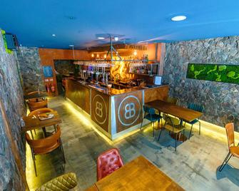 The George Hotel - Penrith - Bar
