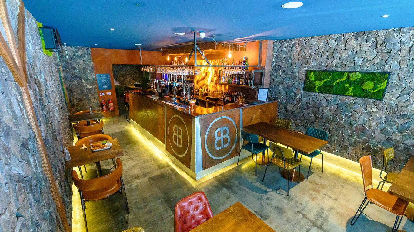 The George Hotel