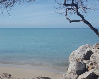 Luichy's Seaside Hotel - Cabo Rojo - Strand