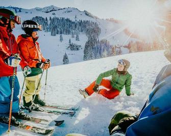 Basic double rooms (16m²) - Hotel & Restaurant Alpenrose Bayrischzell - Bayrischzell