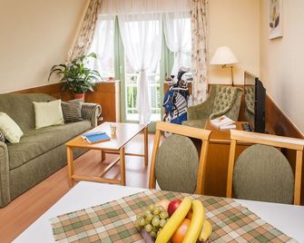 Holiday Club Apartman Hotel - Heviz - Huiskamer