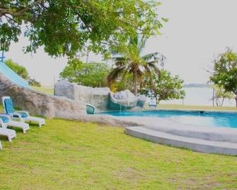 Serenity Nhabanga, Bilene - Bilene - Pool