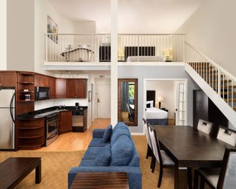 Huntingdon Hotel and Suites - ויקטוריה - מטבח