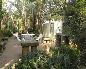 Ladybrand Guest House - Ladybrand - Patio