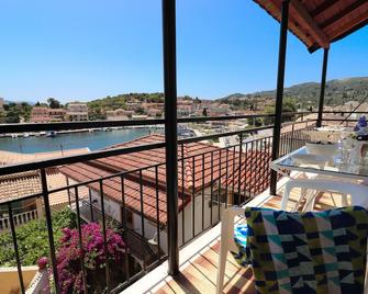 Antigone Apartments - Kassiopi - Balkon