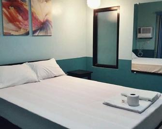 Hotel Marquee - Laoag - Bedroom