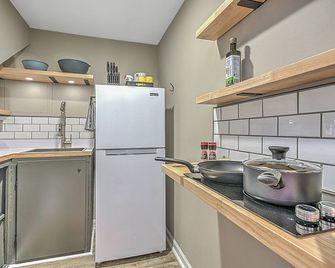 The View Finder at Tannery Flats - Newly Renovated! - Johnson City - Kitchen
