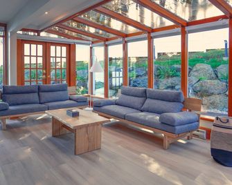 Sooke Harbour House - Sooke